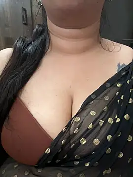 Snapshot of Akhi_Akshaya chatting on 01-07-25, 07:06 Akhi Akshaya online show from 01-07-25, 07:06