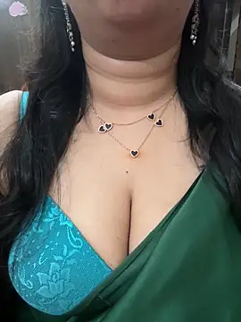 Snapshot of Akhi_Akshaya chatting on 01-09-25, 09:26 Akhi Akshaya online show from 01-09-25, 09:26