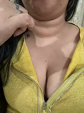 Snapshot of Akhi_Akshaya chatting on 01-23-25, 08:35 Akhi Akshaya online show from 01-23-25, 08:35