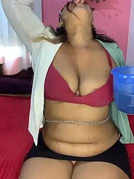 Snapshot of blackrose02 chatting on 02-13-26, 03:13 blackrose02 online show from 02-13-26, 03:13