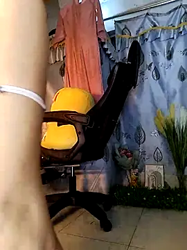 Lucy limon online show from 10-30-25, 09:33