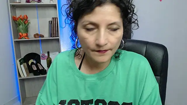 Snapshot of arianna_ros3 chatting on 03-04-25, 06:50 arianna ros3 online show from 03-04-25, 06:50