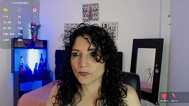 Snapshot of arianna_ros3 chatting on 09-17-25, 03:35 arianna ros3 online show from 09-17-25, 03:35