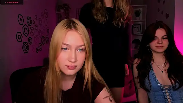 playful sophie online show from 05-04-26, 07:43