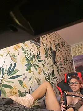 Lucky Deniz online show from 12-17-25, 10:38