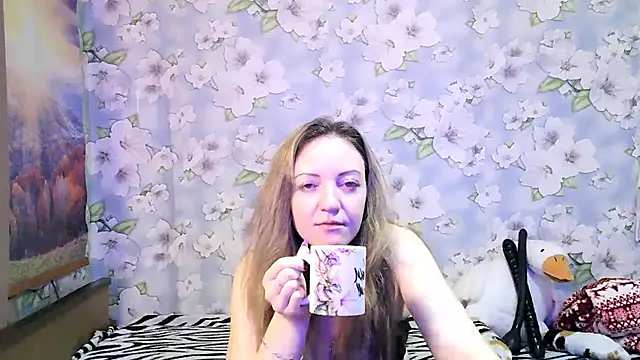 KattyLuuu online show from 10-24-25, 09:11