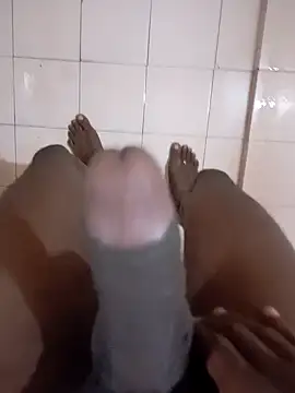 Snapshot of tharu111111 chatting on 01-19-25, 12:17 tharu111111 online show from 01-19-25, 12:17