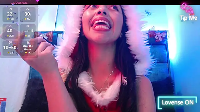 Snapshot of Roxan_Fox- chatting on 12-31-24, 10:37 Roxan Fox- online show from 12-31-24, 10:37