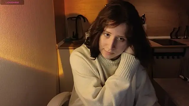 Snapshot of whatamarrie chatting on 12-27-24, 09:00 whatamarrie online show from 12-27-24, 09:00