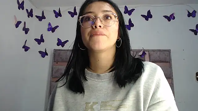 Snapshot of Anny_Fox- chatting on 06-19-26, 03:00 Anny Fox- online show from 06-19-26, 03:00