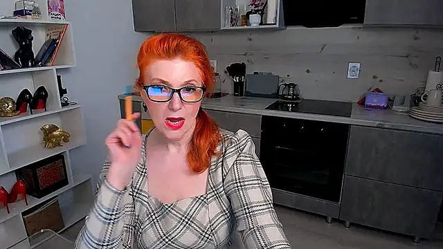 Snapshot of Fire-Fox-One chatting on 05-25-26, 06:14 Fire-Fox-One online show from 05-25-26, 06:14