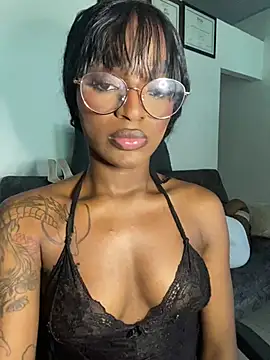 Snapshot of Zizi-campbel chatting on 01-28-25, 09:50 Zizi-campbel online show from 01-28-25, 09:50