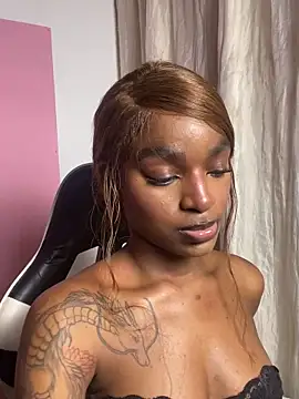 Snapshot of Zizi-campbel chatting on 09-18-25, 07:54 Zizi-campbel online show from 09-18-25, 07:54