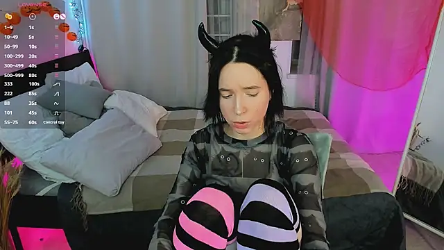 lilithlunna online show from 10-24-25, 12:56