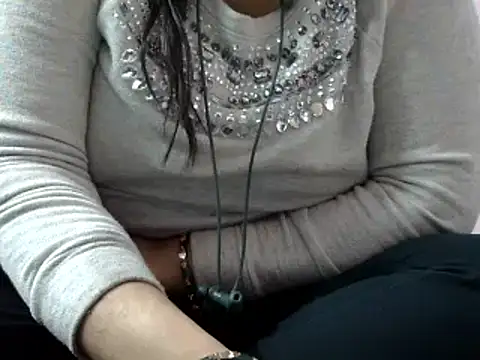 Housewife12 online show from 01-24-25, 08:13