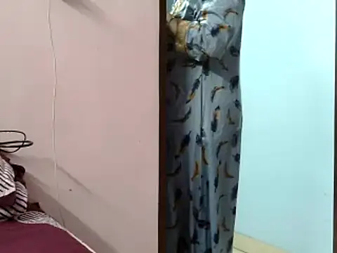 Housewife12 online show from 03-07-25, 07:16