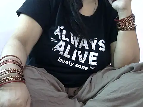 Housewife12 online show from 09-25-25, 05:55