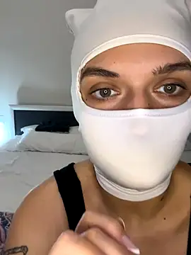 Nikki Hoee online show from 11-15-25, 01:40