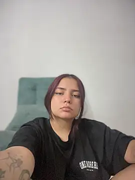 Ema kraus online show from 04-26-26, 01:25