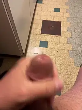 Snapshot of mikiss789 chatting on 10-25-25, 04:20 mikiss789 online show from 10-25-25, 04:20