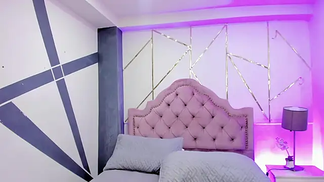 RoseCassie online show from 02-03-25, 07:10