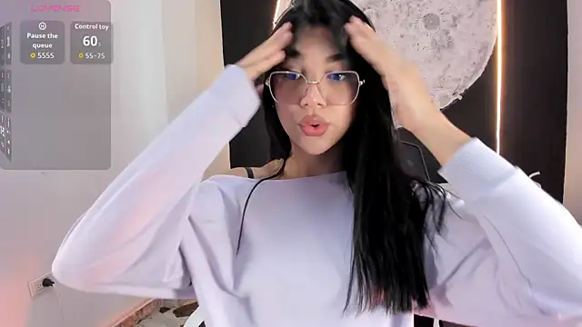 RoseCassie online show from 11-06-25, 01:34