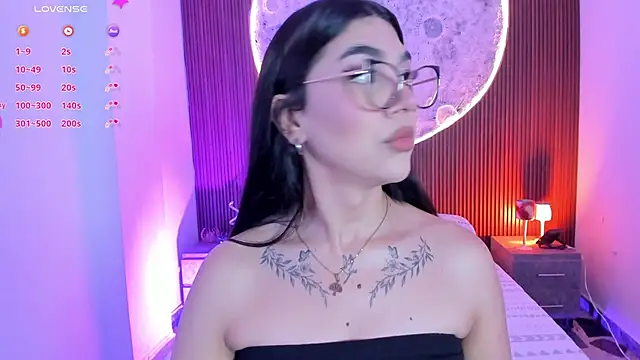 Snapshot of RoseCassie chatting on 06-18-26, 01:59 RoseCassie online show from 06-18-26, 01:59