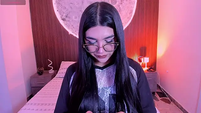 Snapshot of RoseCassie chatting on 06-19-26, 01:48 RoseCassie online show from 06-19-26, 01:48