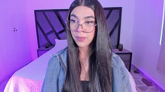 Snapshot of RoseCassie chatting on 07-05-26, 12:23 RoseCassie online show from 07-05-26, 12:23