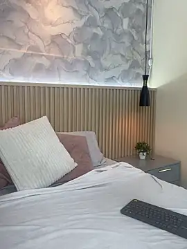 AinaraJimenez online show from 12-21-25, 07:43