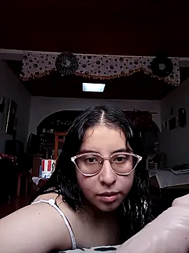 Snapshot of valentina568 chatting on 10-19-25, 07:36 valentina568 online show from 10-19-25, 07:36