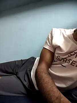 Snapshot of Treccy_91 chatting on 01-08-25, 11:41 Treccy 91 online show from 01-08-25, 11:41