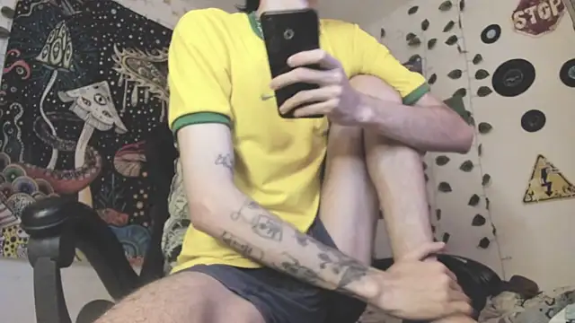 Snapshot of skinny_dann chatting on 06-22-26, 06:38 skinny dann online show from 06-22-26, 06:38