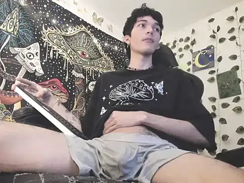 Snapshot of skinny_dann chatting on 07-15-26, 04:29 skinny dann online show from 07-15-26, 04:29
