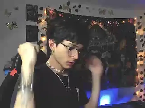 Snapshot of skinny_dann chatting on 07-29-26, 04:21 skinny dann online show from 07-29-26, 04:21
