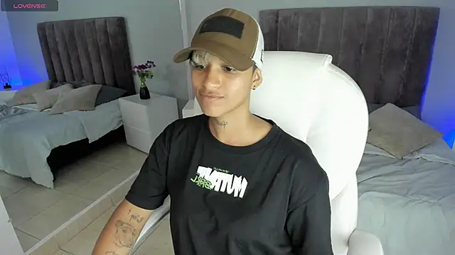 Snapshot of Dominick_jones chatting on 01-22-25, 02:15 Dominick jones online show from 01-22-25, 02:15