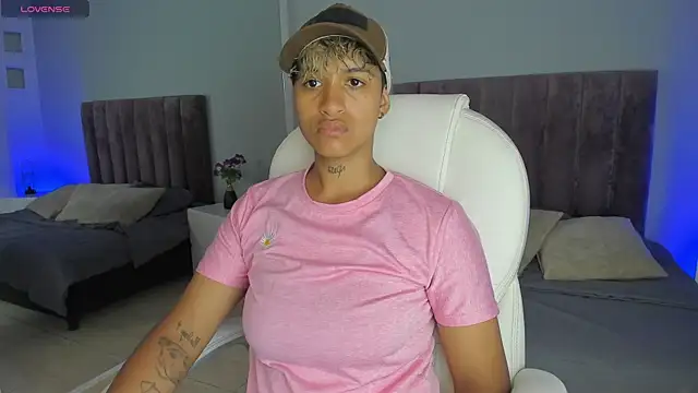 Snapshot of Dominick_jones chatting on 01-22-25, 07:24 Dominick jones online show from 01-22-25, 07:24