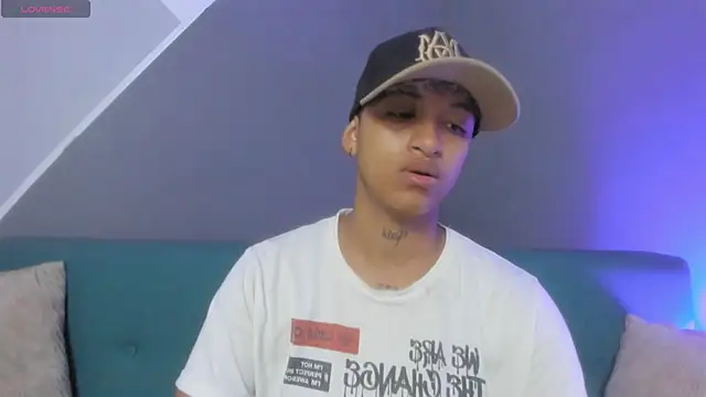 Snapshot of Dominick_jones chatting on 03-02-25, 01:38 Dominick jones online show from 03-02-25, 01:38