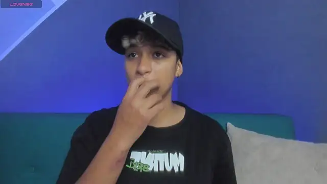 Snapshot of Dominick_jones chatting on 03-04-25, 06:07 Dominick jones online show from 03-04-25, 06:07