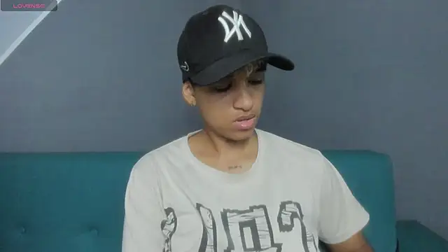 Snapshot of Dominick_jones chatting on 03-05-25, 07:17 Dominick jones online show from 03-05-25, 07:17