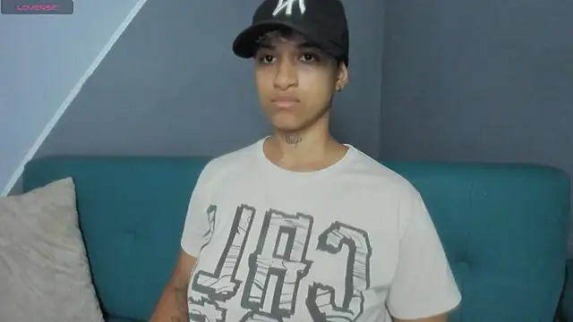 Snapshot of Dominick_jones chatting on 03-05-25, 10:21 Dominick jones online show from 03-05-25, 10:21