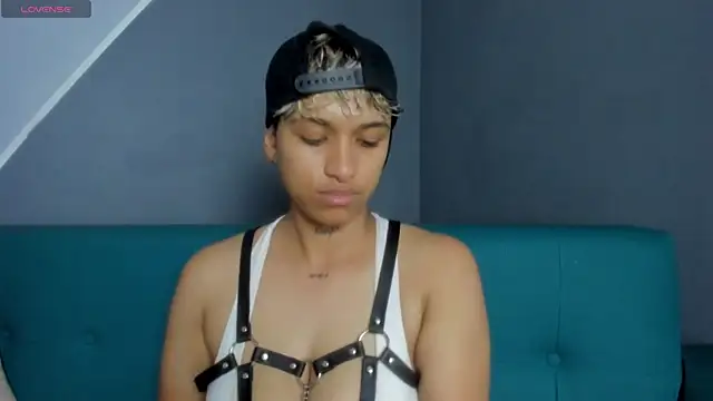 Snapshot of Dominick_jones chatting on 03-10-25, 09:51 Dominick jones online show from 03-10-25, 09:51