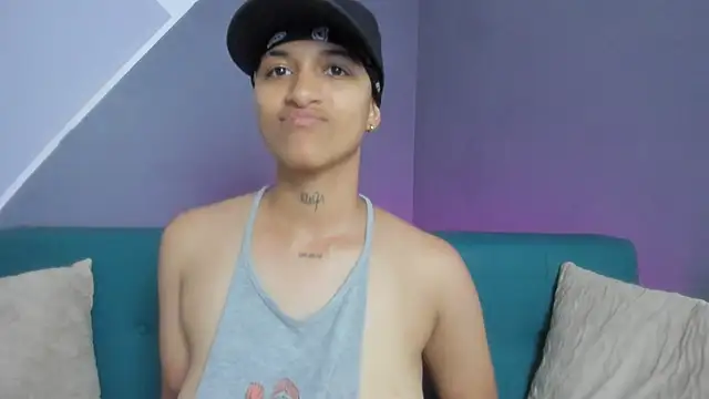 Snapshot of Dominick_jones chatting on 03-21-25, 09:56 Dominick jones online show from 03-21-25, 09:56