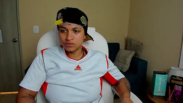 Snapshot of Dominick_jones chatting on 09-10-25, 06:08 Dominick jones online show from 09-10-25, 06:08