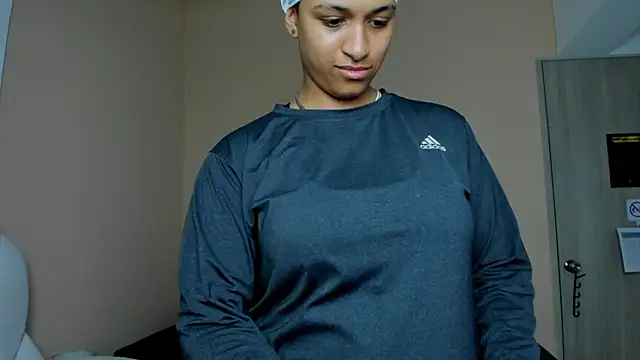 Snapshot of Dominick_jones chatting on 09-13-25, 04:23 Dominick jones online show from 09-13-25, 04:23