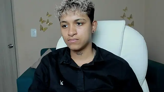 Snapshot of Dominick_jones chatting on 09-18-25, 09:17 Dominick jones online show from 09-18-25, 09:17