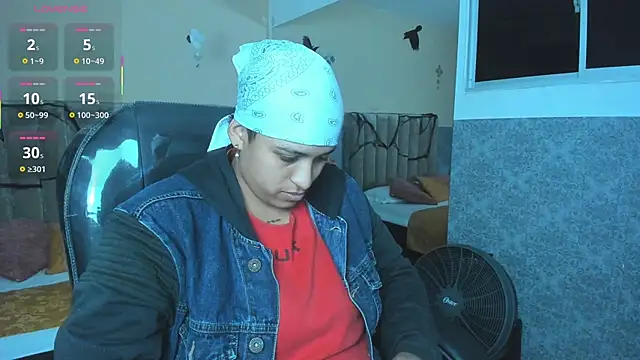 Snapshot of Dominick_jones chatting on 10-30-25, 06:26 Dominick jones online show from 10-30-25, 06:26