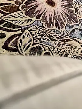 Snapshot of santigle90 chatting on 12-18-24, 02:21 santigle90 online show from 12-18-24, 02:21