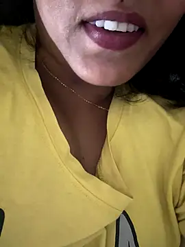 Snapshot of priyadevi17 chatting on 10-19-25, 08:42 priyadevi17 online show from 10-19-25, 08:42