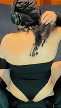 NikkelSofia online show from 04-23-26, 05:52